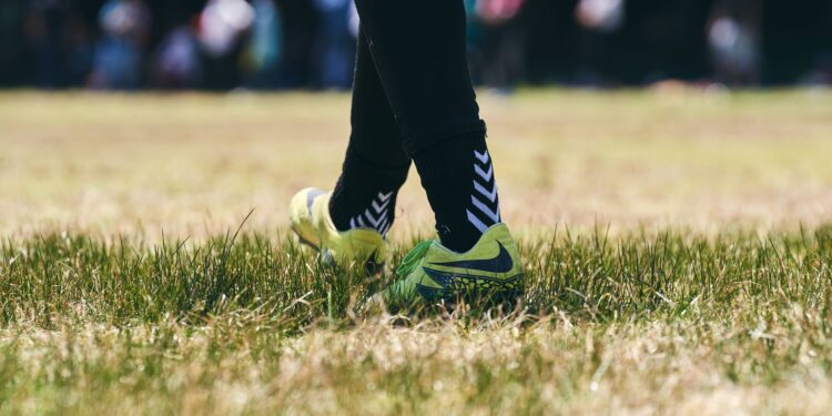 Fußballschuhe für Kinder: Worauf Eltern beim Kauf wirklich achten müssen
