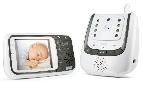 NUK Babyphone mit Video-Überwachung: Das NUK 10256296 gehört zu den bei Amazon beliebtesten, aber auch teuersten Produkten zur Babyüberwachung im Schlaf- oder Kinderzimmer