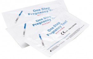 One Step Pregnancy Test - 20 höchstempfindliche Schwangerschaftsteststreifen, die ab 10miu/ml hCG anspringen (bei Amazon)