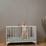 Schlafumgebung Baby: So schläft dein Neugeborenes sicher und gut