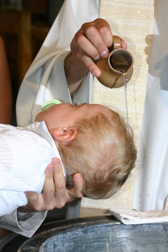 Taufe: Im Namen des Herrn (© b_sonders - Fotolia)